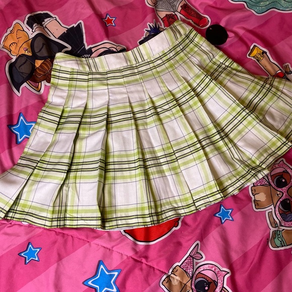 F21 green plaid skirt - Picture 3 of 8